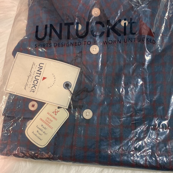 UNTUCKit - Picture 2 of 3